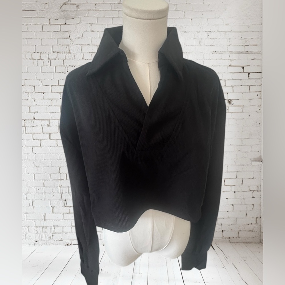 Area Stars Waffle Crop Top Medium NWT | Black Textured Modern Wardrobe Staple